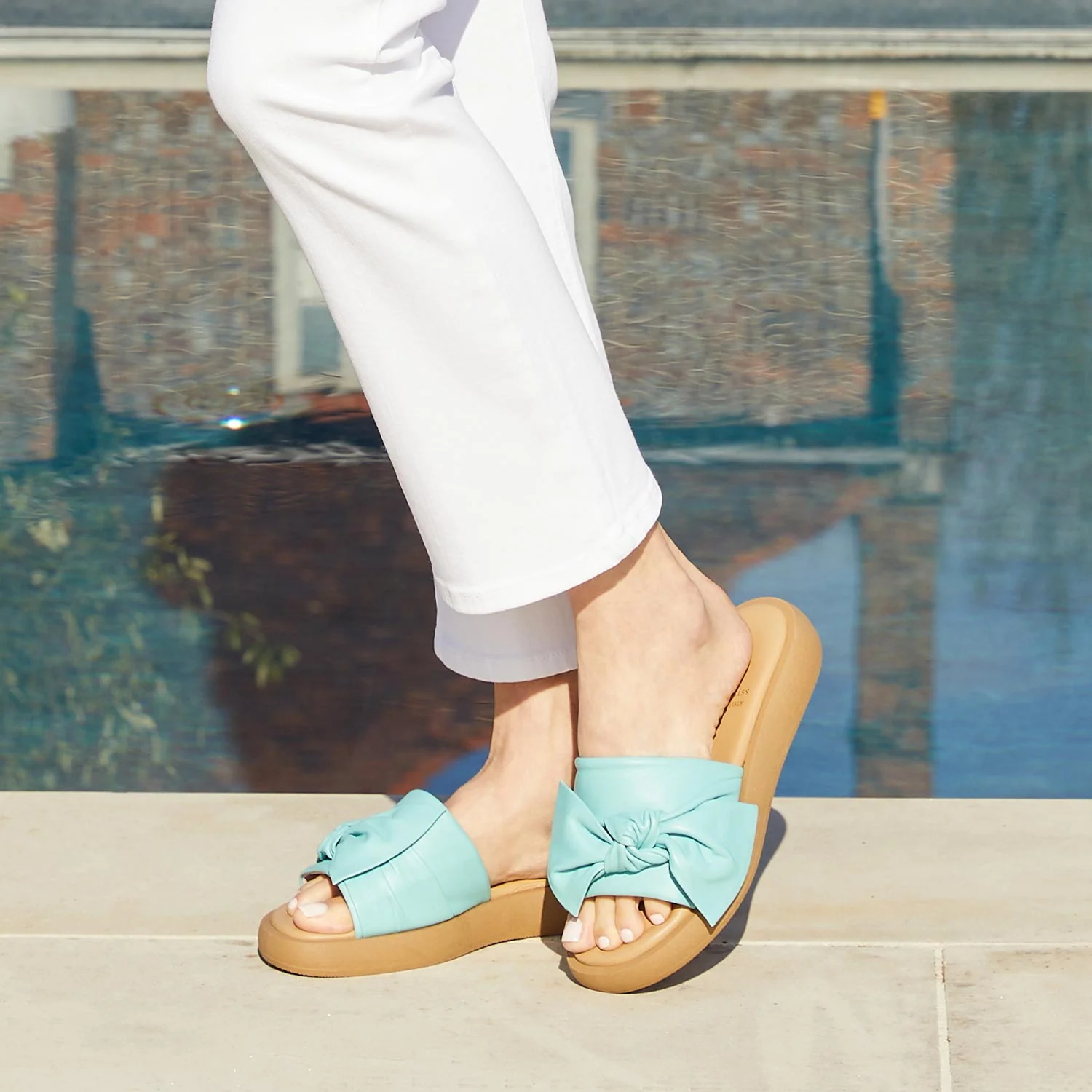 Bailey: Turquoise Leather - Image 3