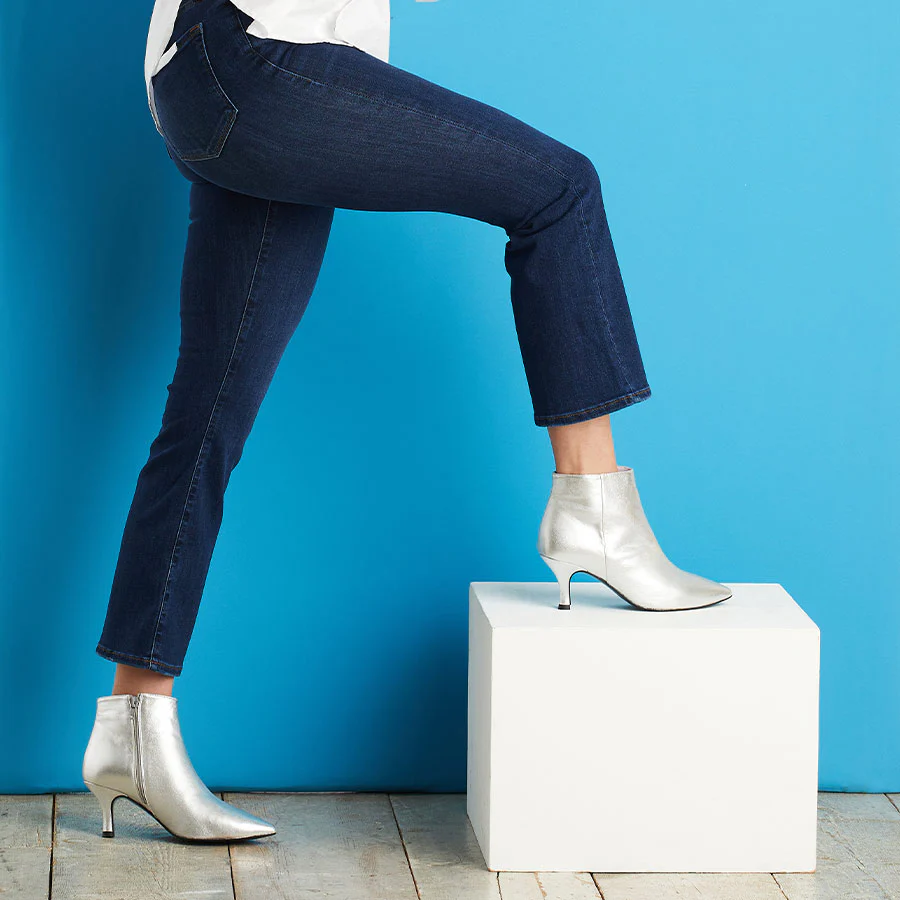 Billie: Silver Leather - Image 4
