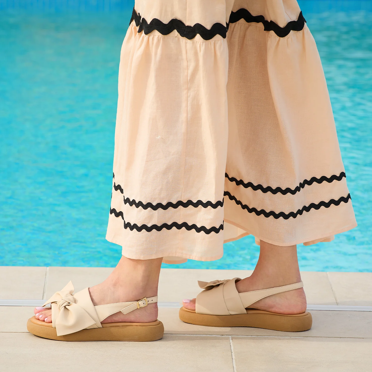Bonnie: Cream Leather - Image 2