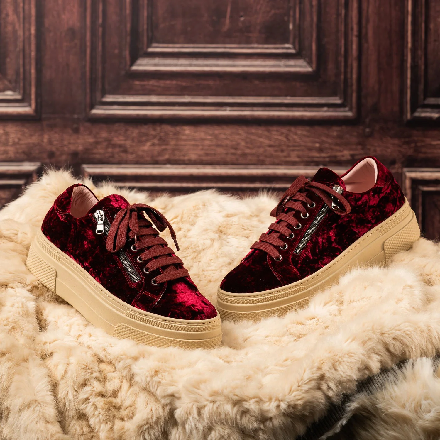 Diva: Luxe Berry Velvet - Image 2
