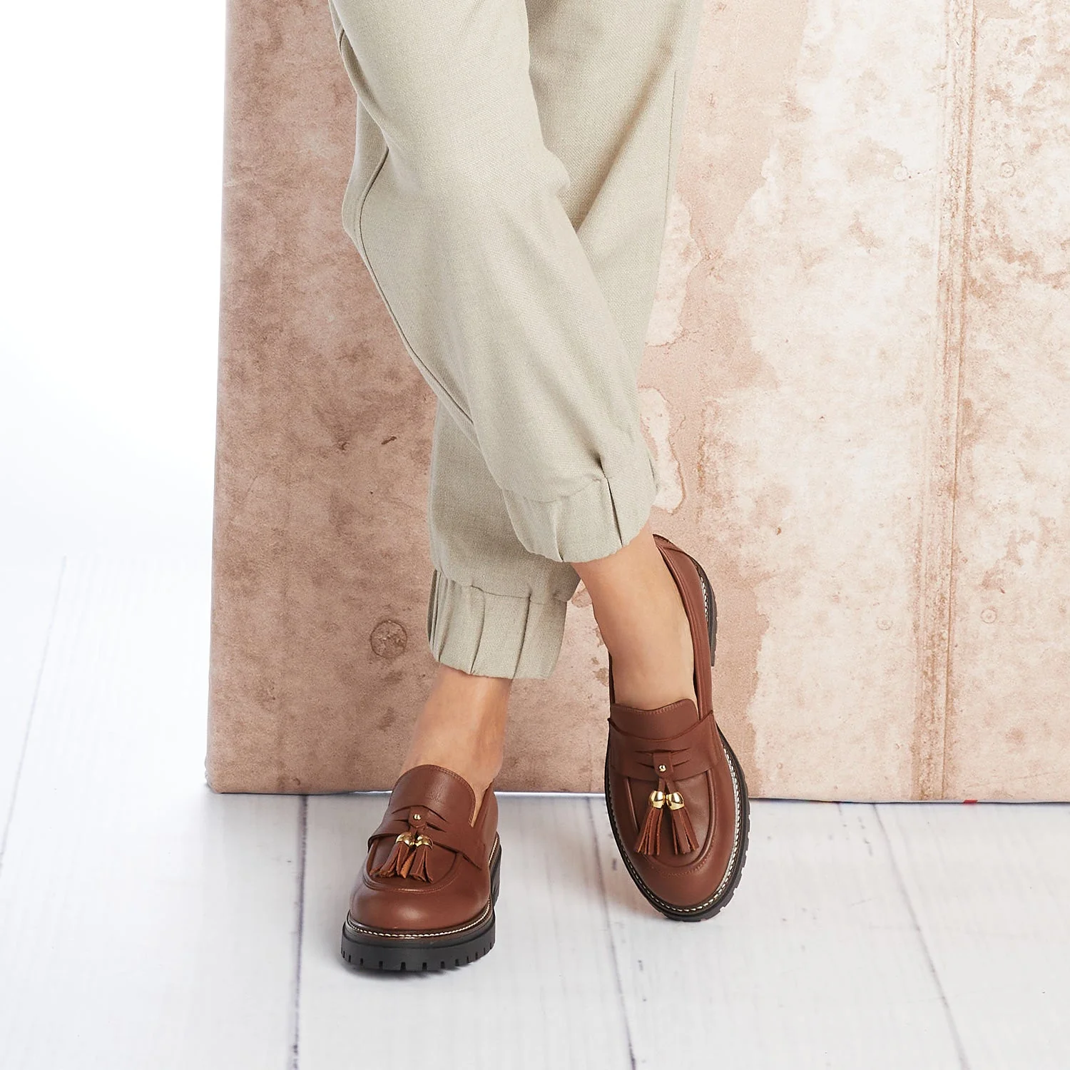 Fame: Tan Leather - Image 6