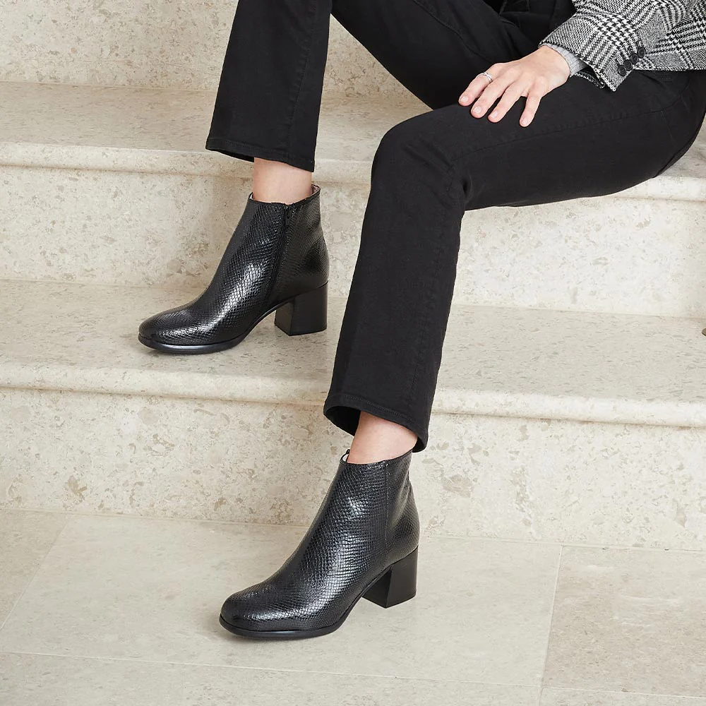 Frankie: Black Snake Print Leather - Image 3