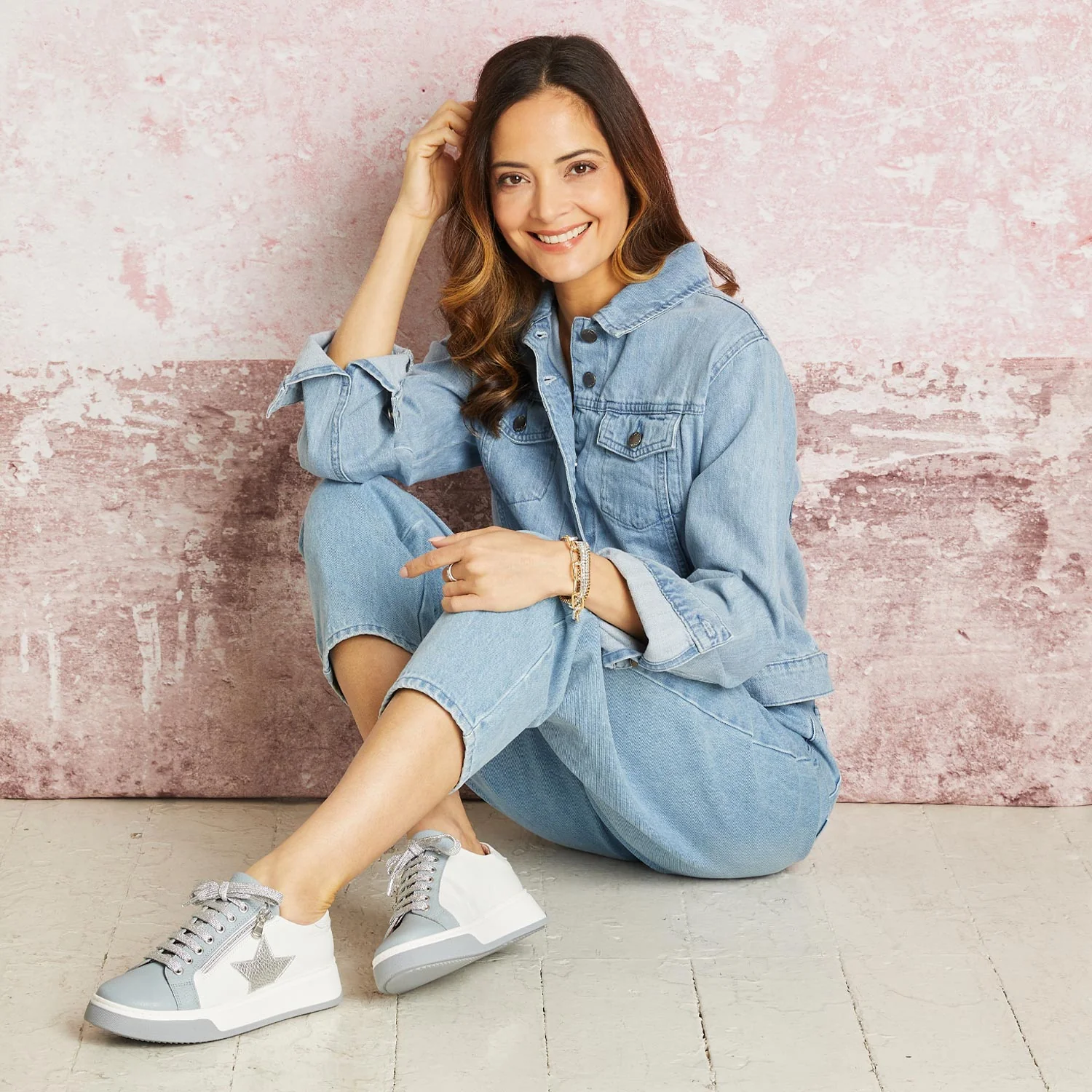 Galaxy: Pale Blue & White Leather - Image 2