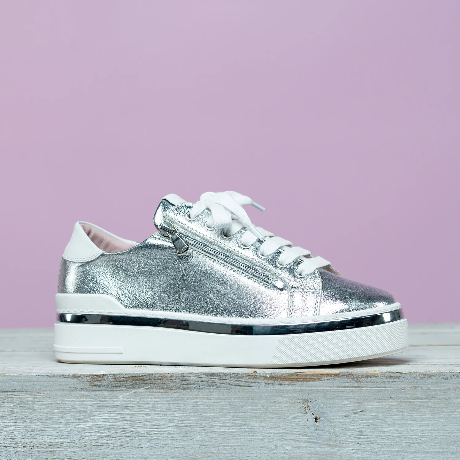 Glee: Silver Leather - Image 6