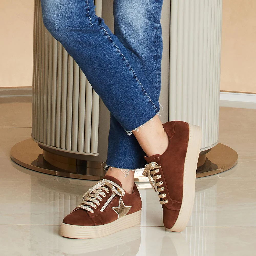 Hampton Star: Chestnut Suede & Gold - Image 3