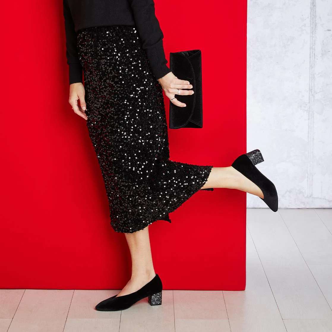 Ingrid-Glitz: Luxe Black Velvet - Image 2