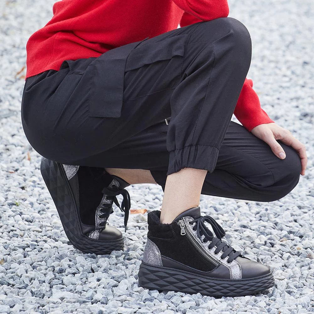 Parka Fur: Black Leather & Suede - Image 3