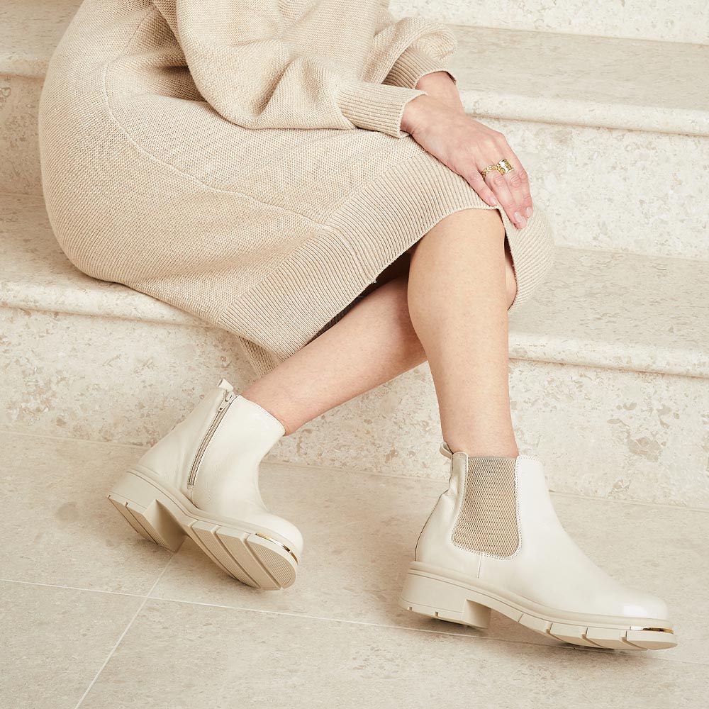 Runway: Cream Patent Leather - Image 4