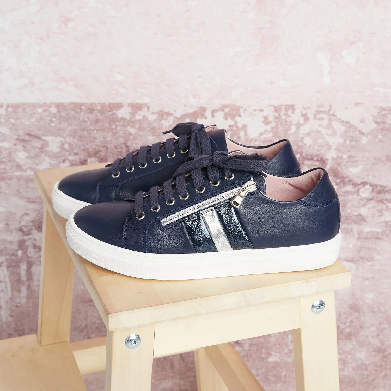 Sprint: Navy Leather & Silver - Image 2