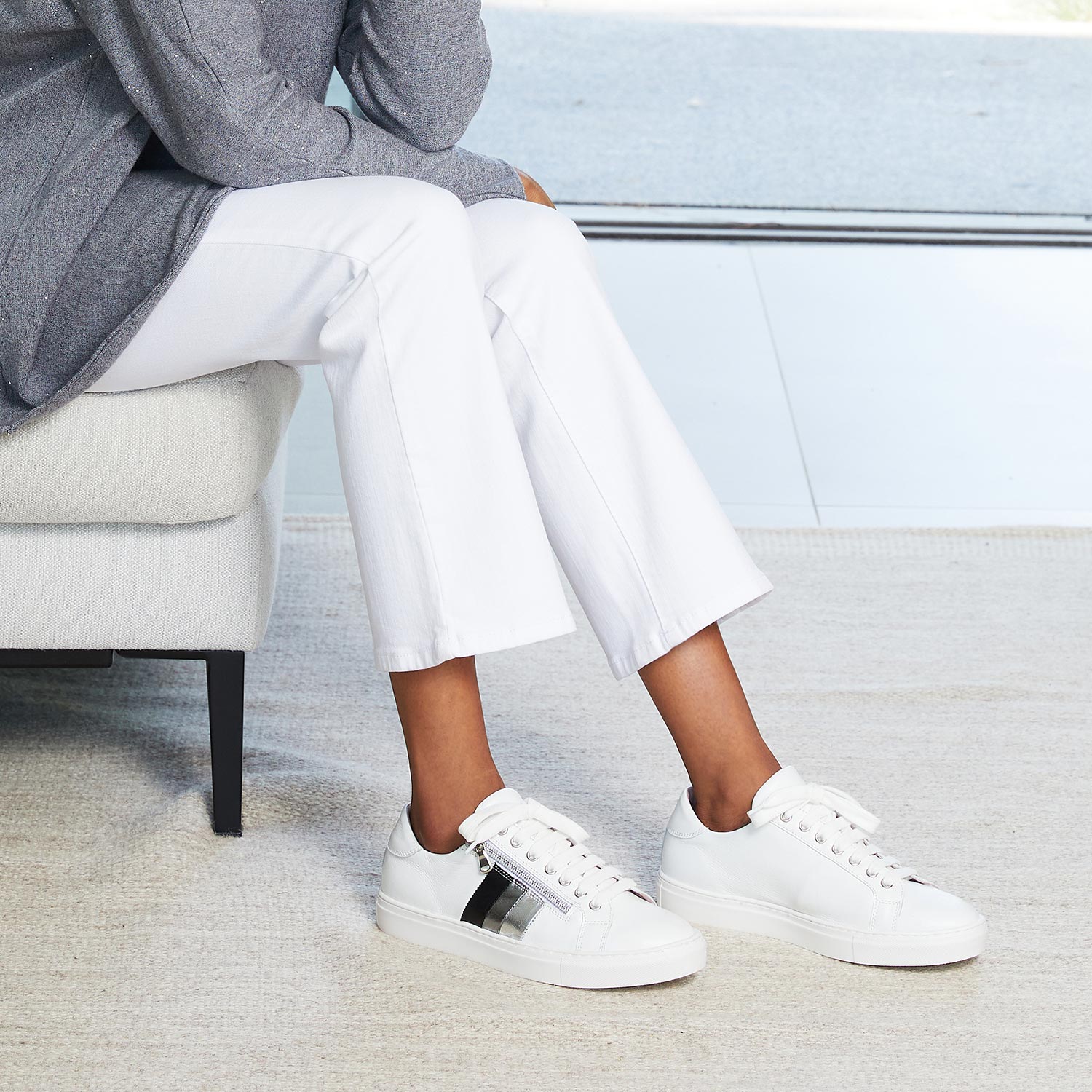 Sprint: White Leather & Metallic - Image 4