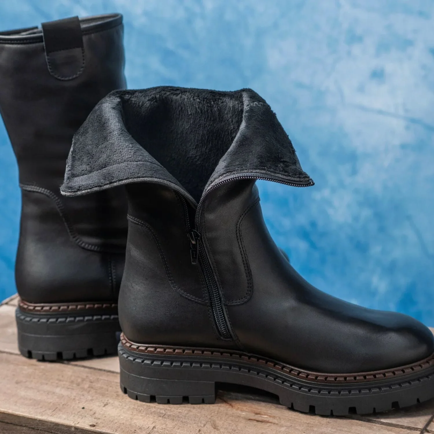 Stella: Black Leather - Image 3