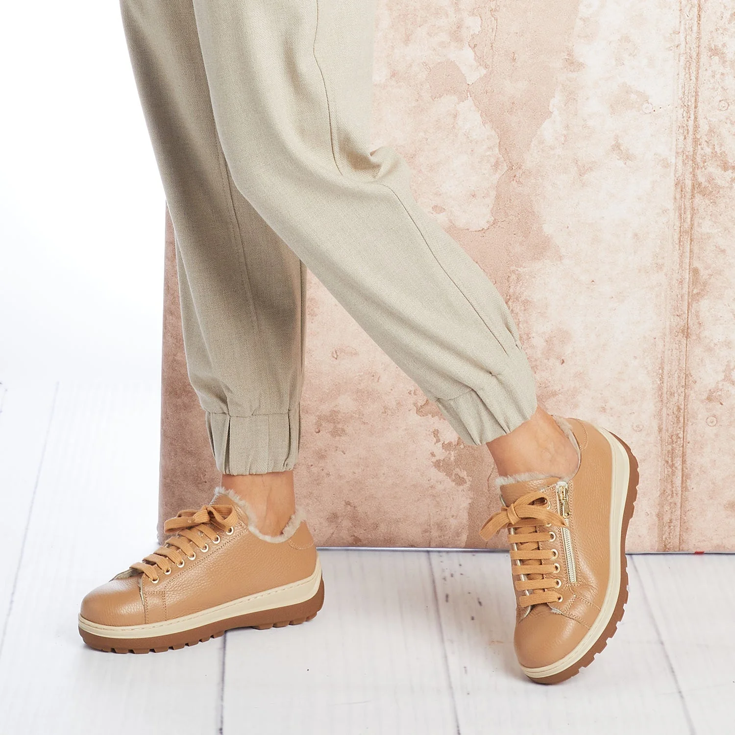 Summit: Caramel Leather & Shearling - Image 2