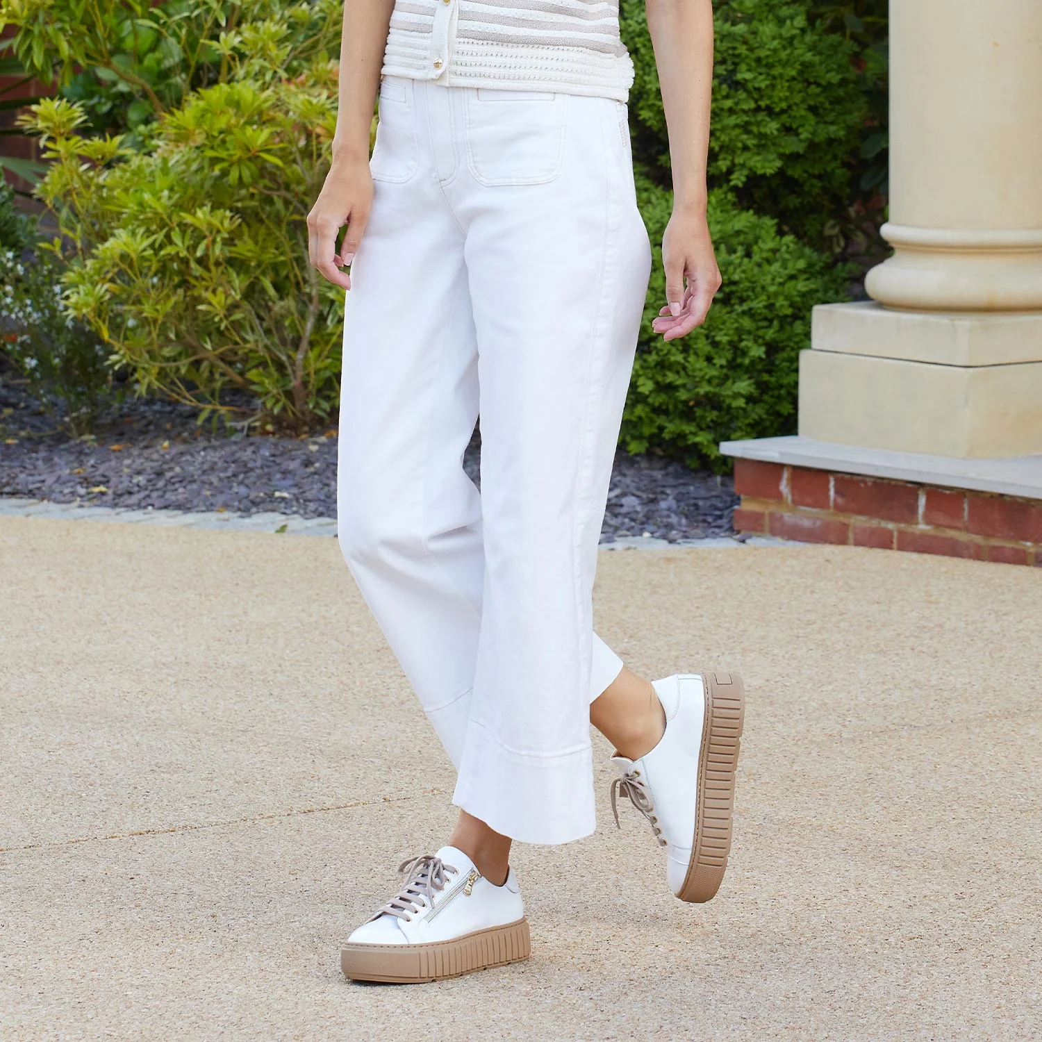 Track: White Patent Leather - Image 5