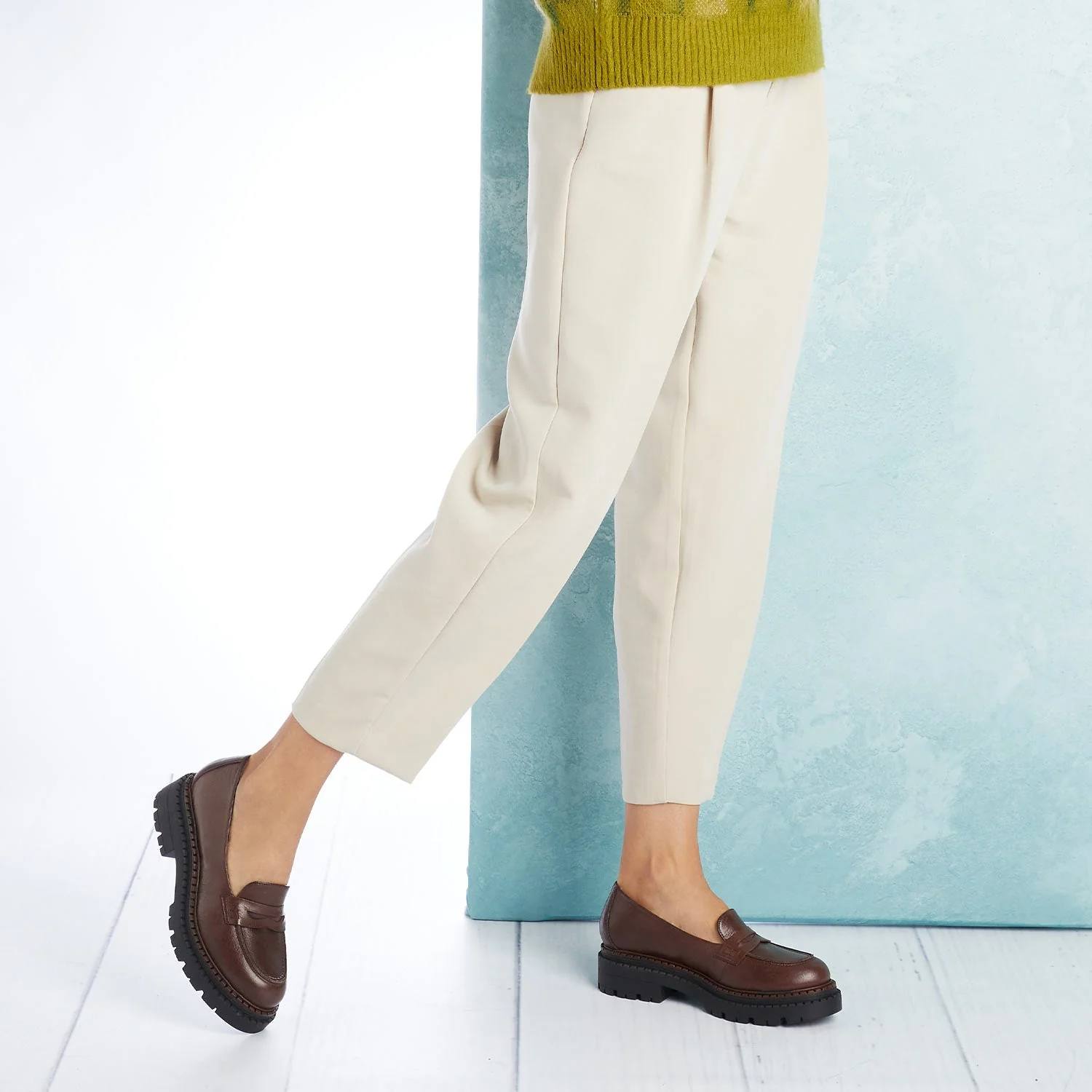 Trophy: Chestnut Leather - Image 2