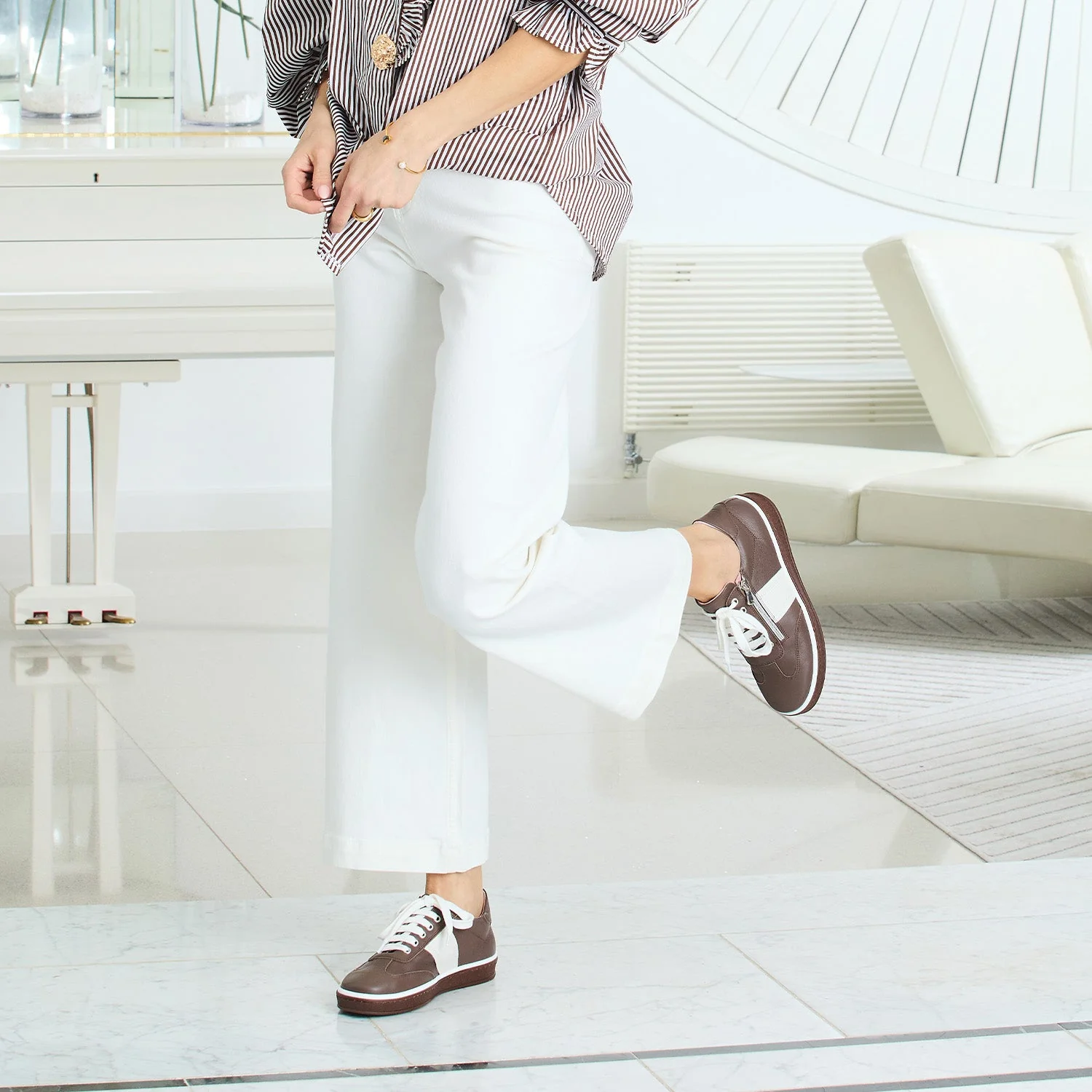 Uptown: Mocha Leather - Image 2