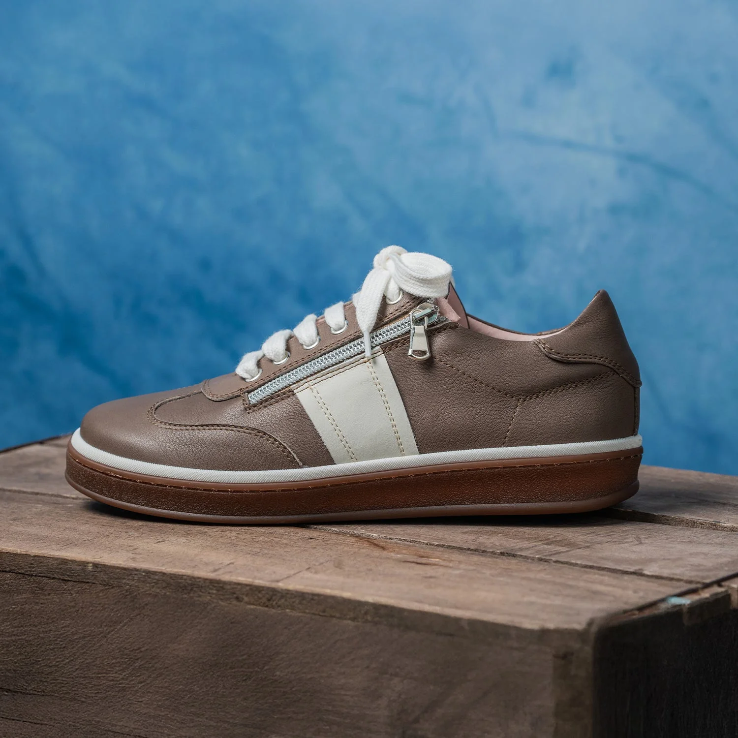 Uptown: Mocha Leather - Image 3